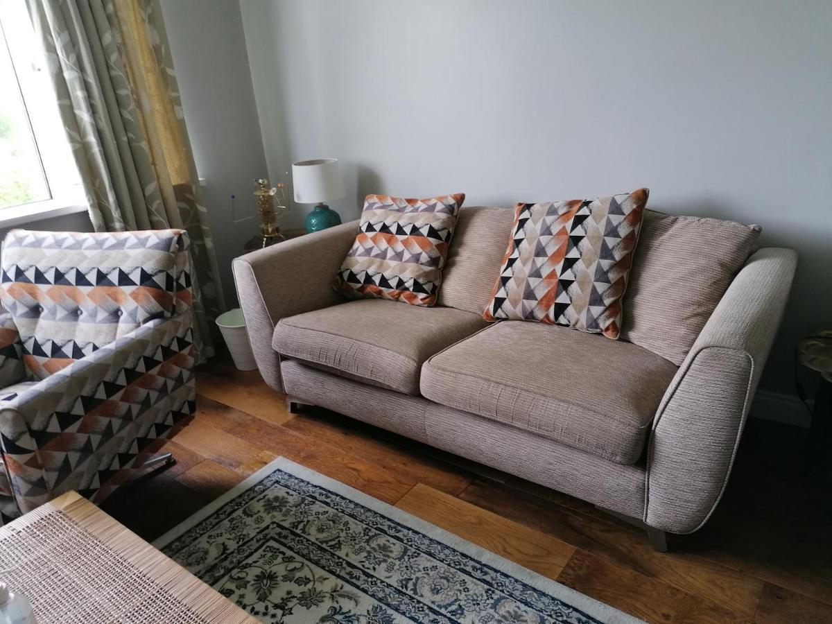 Charming Cottage 4 Bedroom Acton  Kültér fotó