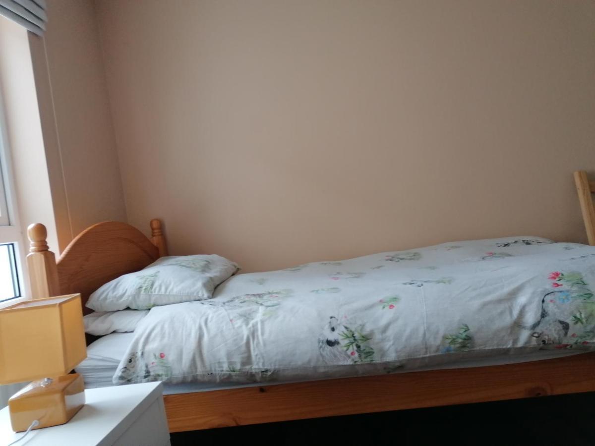 Charming Cottage 4 Bedroom Acton  Kültér fotó